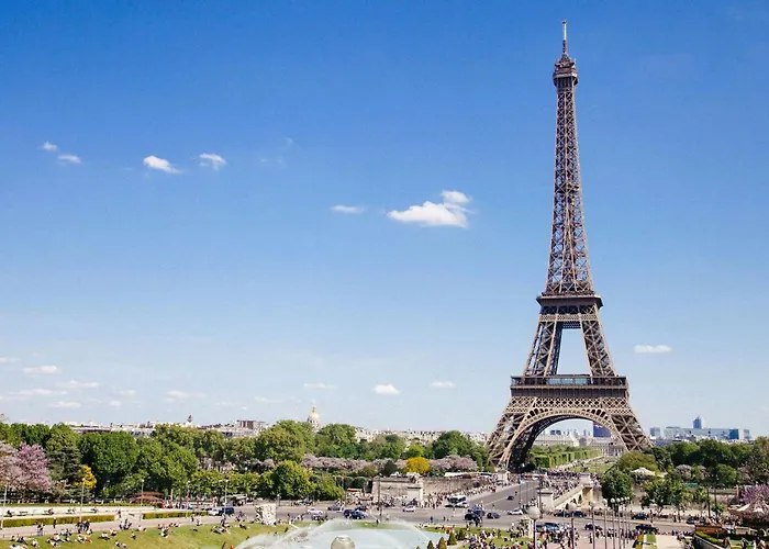 Apartment F2 Champs-elysees