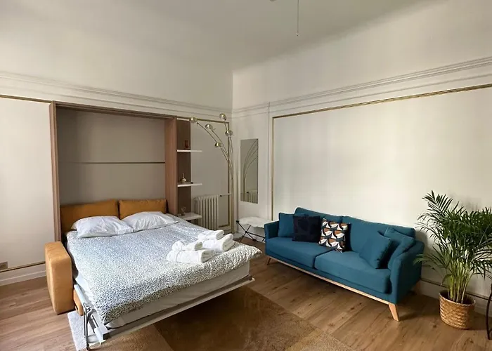 Appartement F2 Champs-elysees